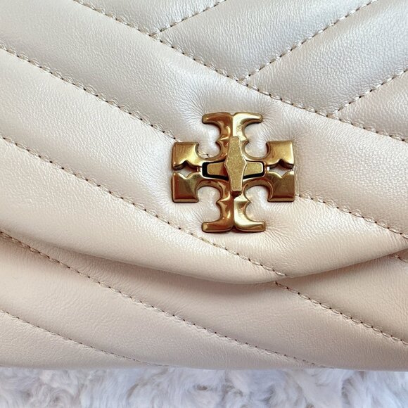 Tory Burch Kira Chevron Chain Wallet in Color New Cream - Picture 5 of 15